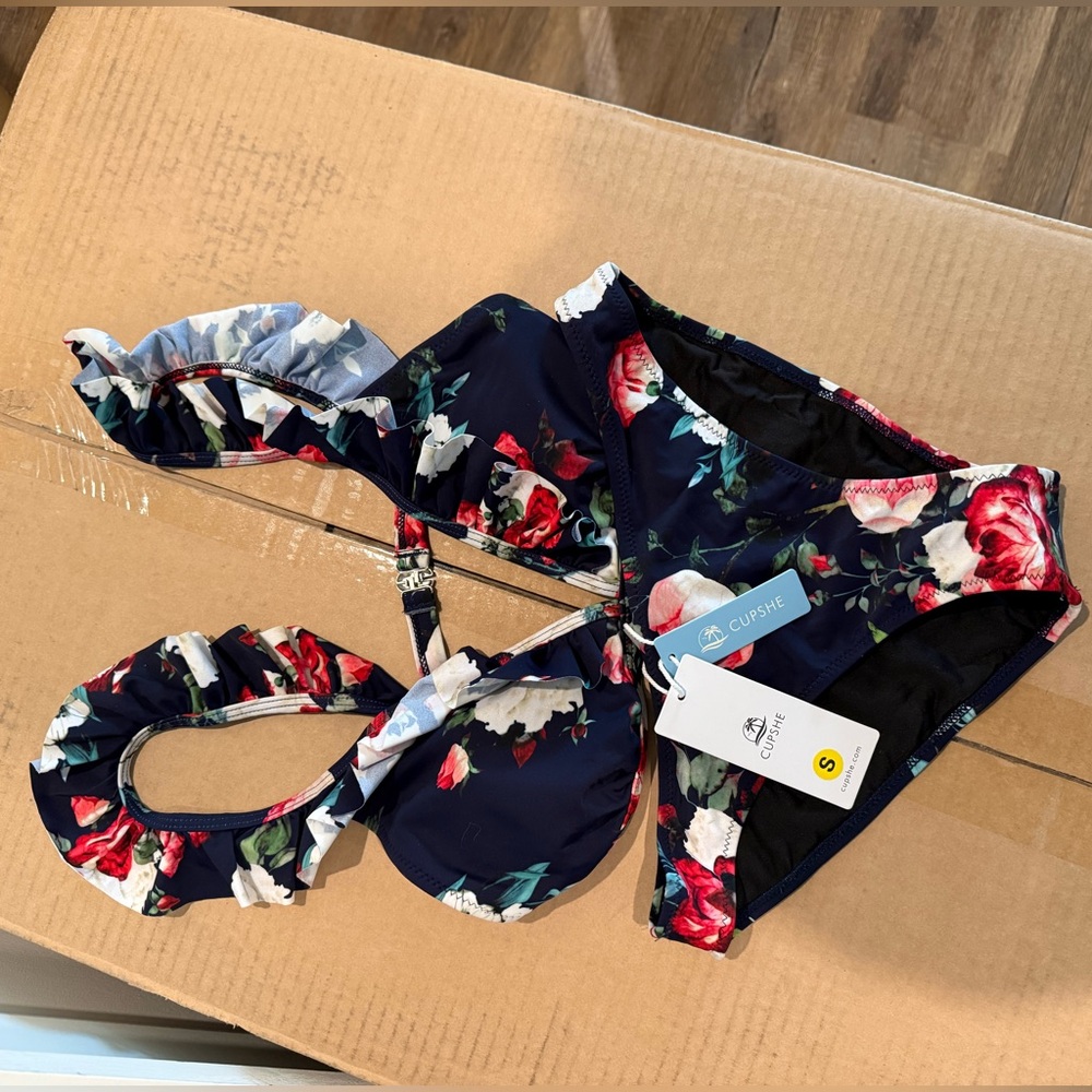 Cupshe Navy Floral Ruffle Bikini Set